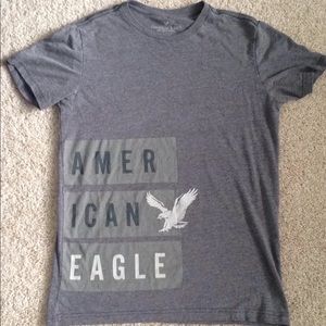 American Eagle tshirt